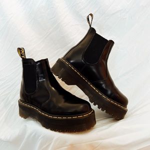 Dr. Marten 2976 Smooth Leather Platform Chelsea Boots